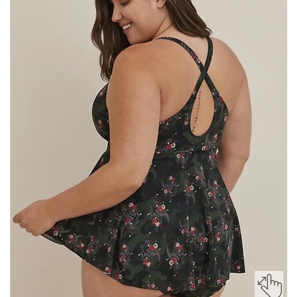 New Torrid sz 2 Camo Skulls and Floral Swim Bathing Suit 2X - Picture 2 of 3